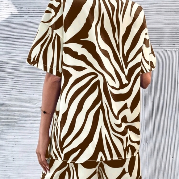 Unity Zebra Striped Drop Shoulder Shirt & Shorts - Picture 2 of 4